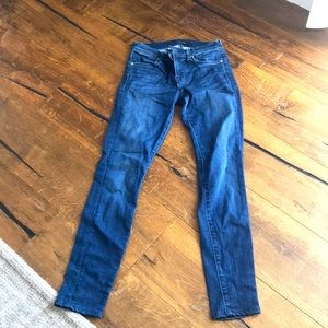 J Brand Super Skinny Jeans in Fix